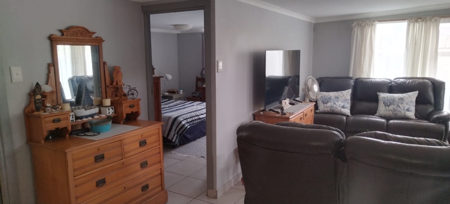 2 Bedroom Property for Sale in Hartenbos Central Western Cape